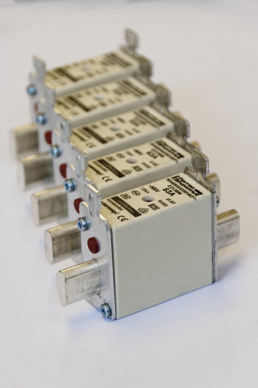 backup, protection, nh-fuse, nhsicherung, armor assurance, electricity, voltage, perfomance, electrics, craft, power supply, profession, technology, energy, electrician